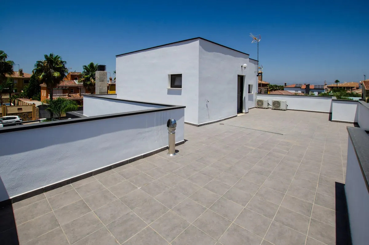 a0281c27-fe3e-477f-9ae7-a461415340c8