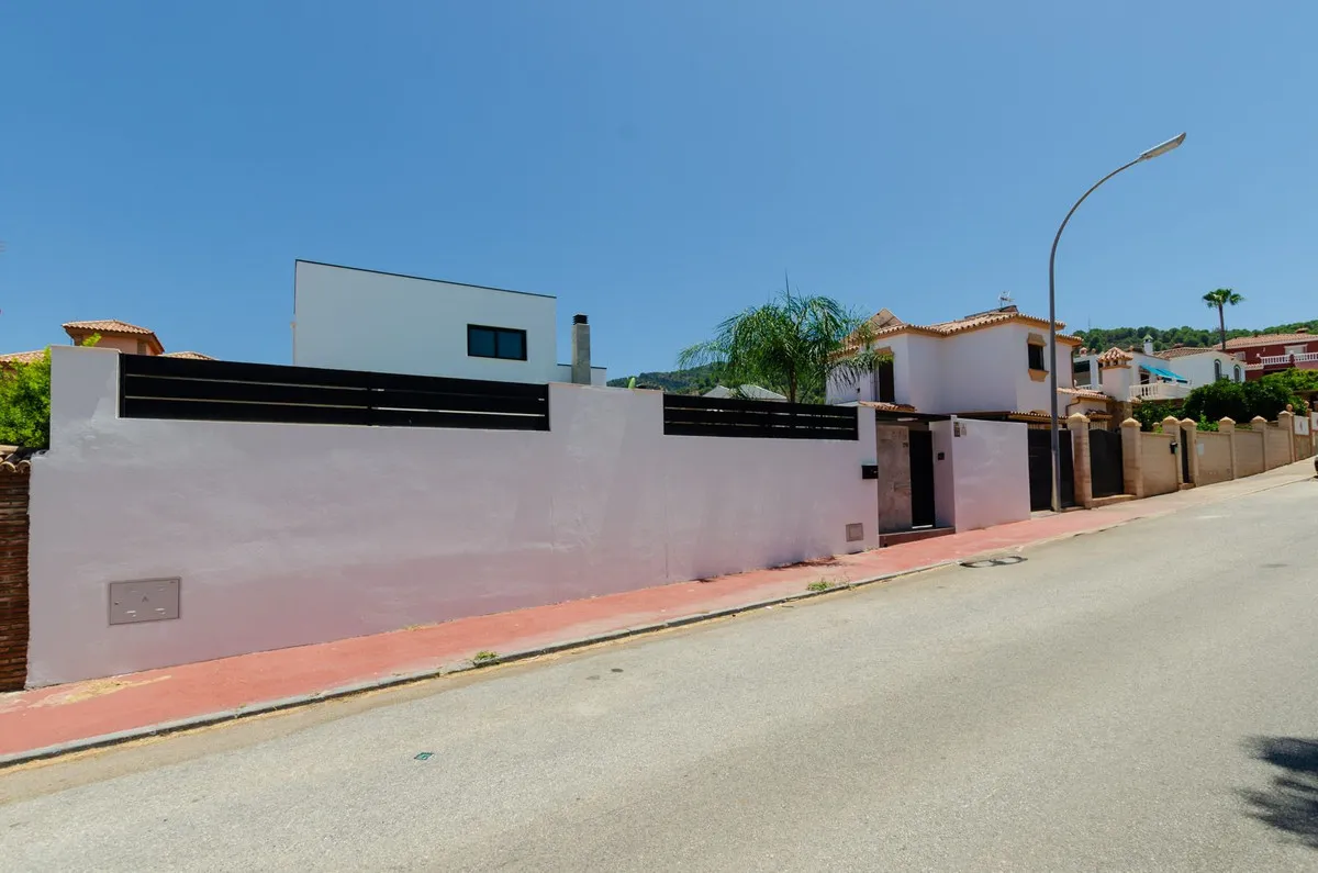 f466bed4-2b17-4e23-ad7d-049f2225ddce