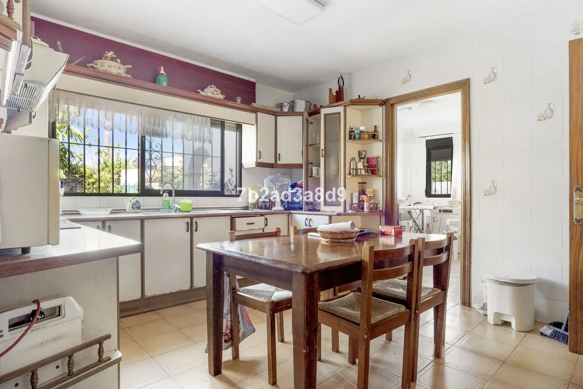 b096043c-e1e2-48a7-818f-11ec542cb908