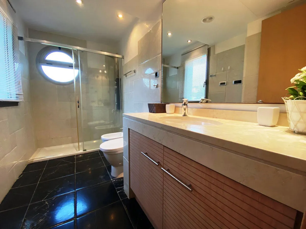 2af68c8b-238e-4b47-8797-bab929aadc45