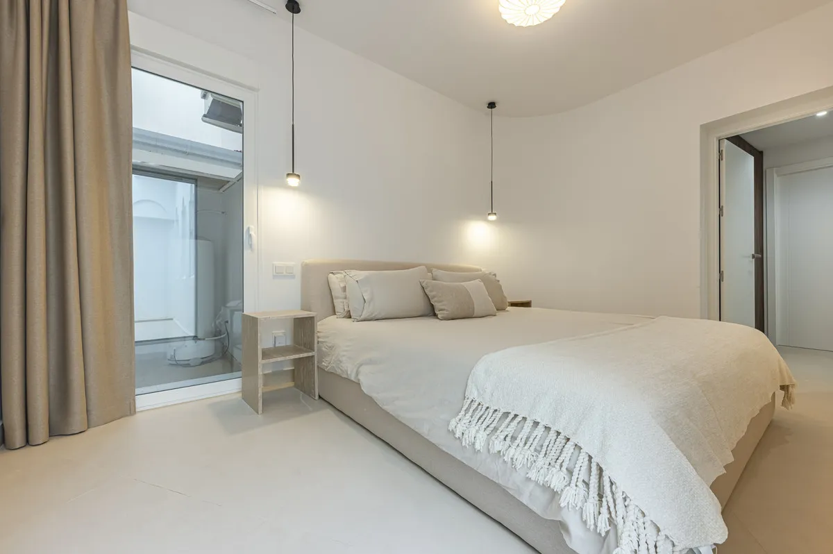 2433d579-177b-4b19-bf06-70ccd3dfd85a