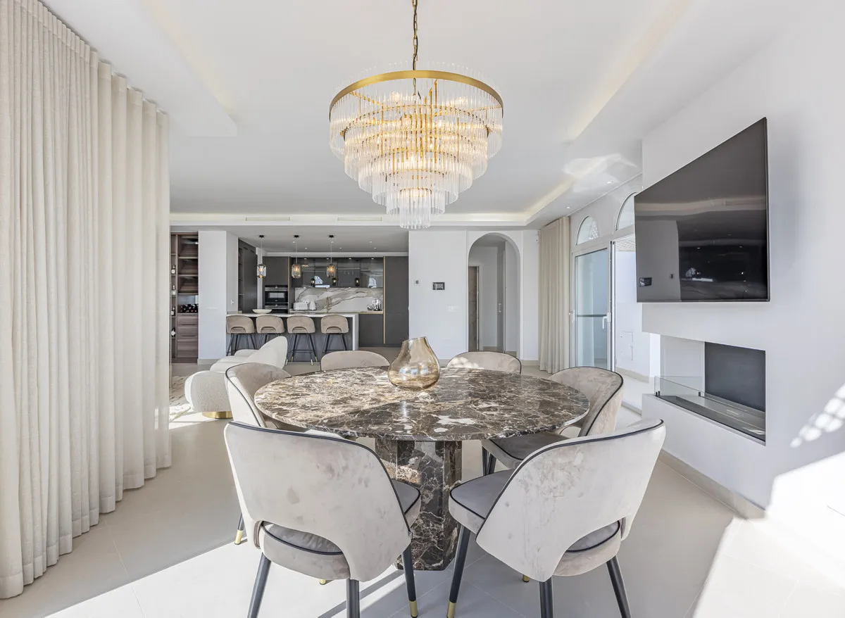 5323a6e8-1af7-411b-9747-03102853cb40