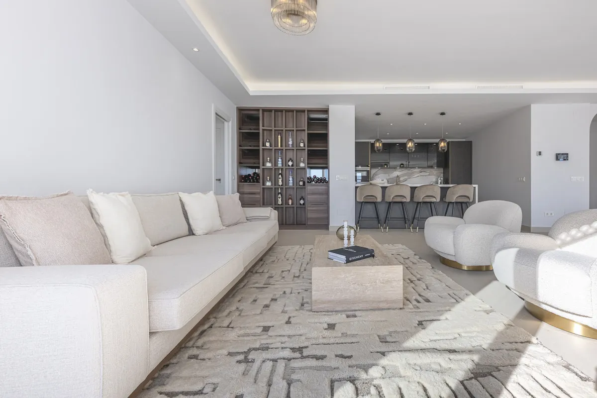 c6ef0901-0ae3-4443-b31a-ce2be79f2747