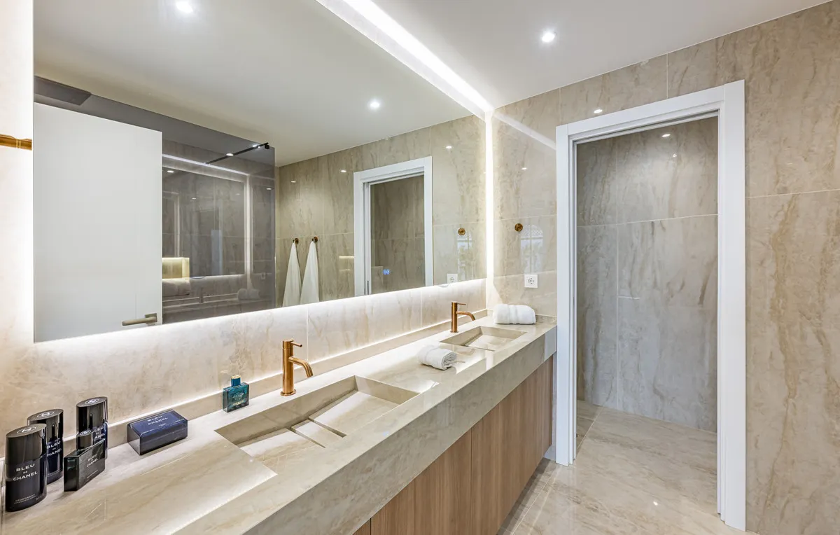 d5ad2a7e-8f61-4d5e-946a-988aeb9bb2d3