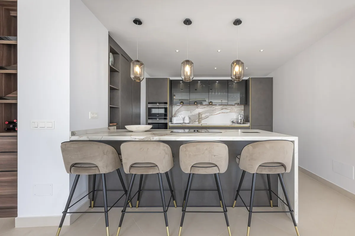 e44ddaff-280f-42b9-afb7-642410b4a178