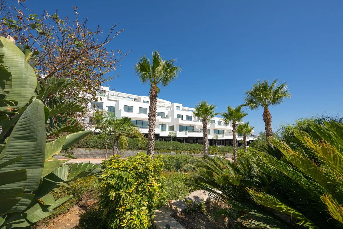 04365f2d-5a9b-4c4b-a0fa-124c762fd8fd