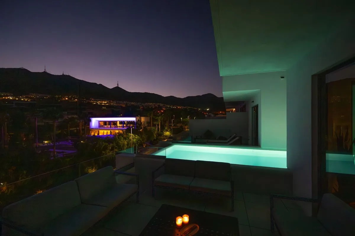 413fb8c1-d3cb-45a0-8d47-62881e1b5b08