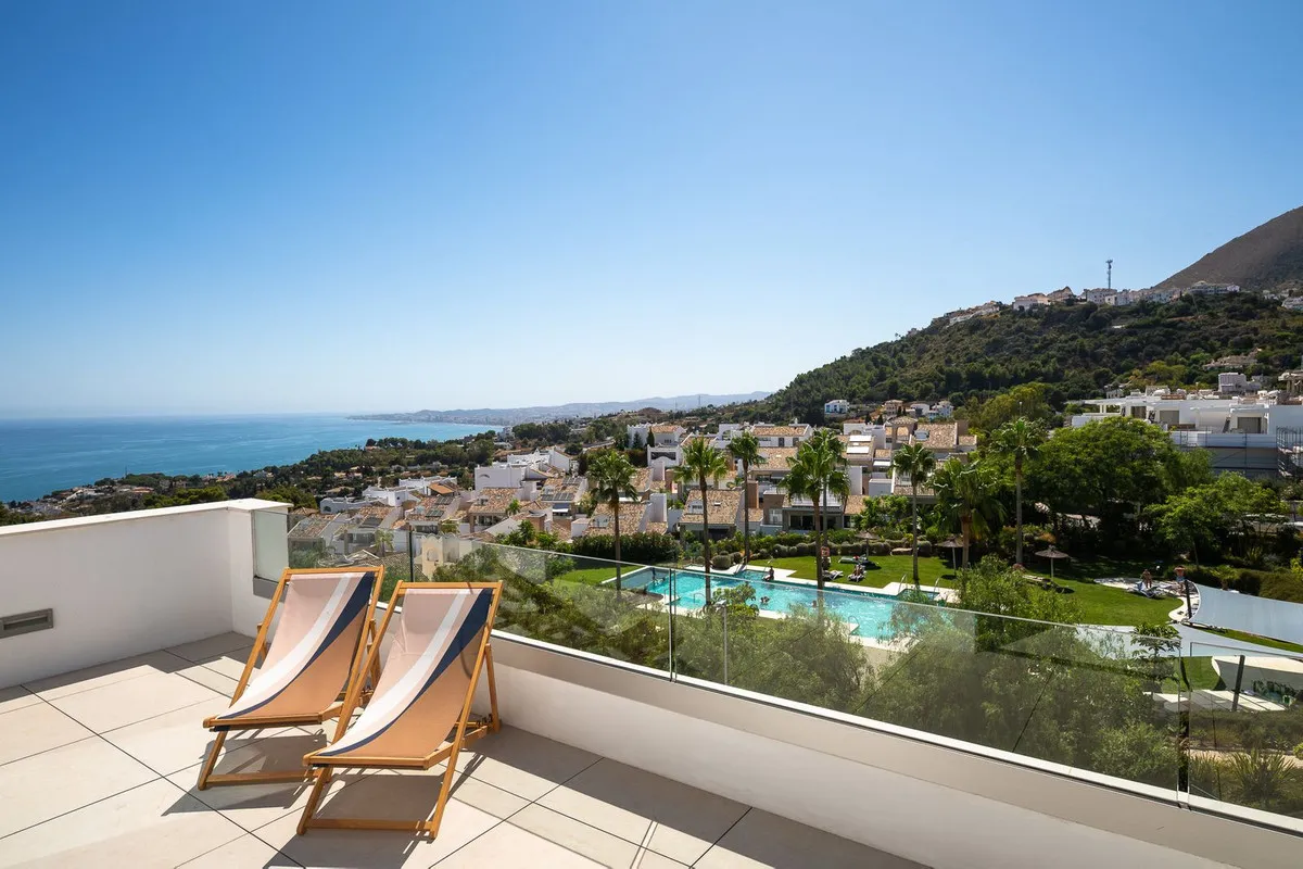 6ee81f28-3bb0-48a2-8d92-a9a0d942458f