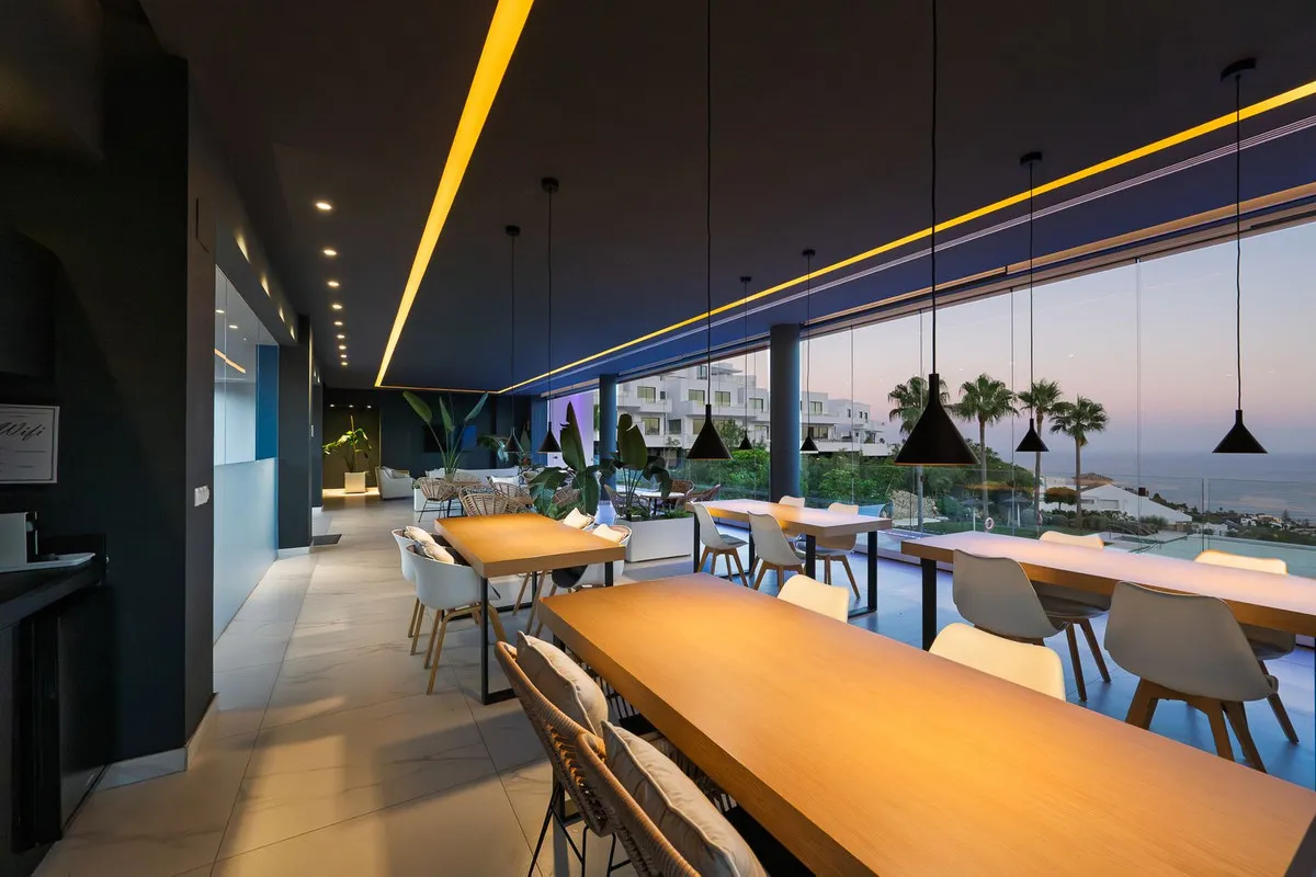 ad772706-d65f-41e8-ba12-c1b5d74b6b49