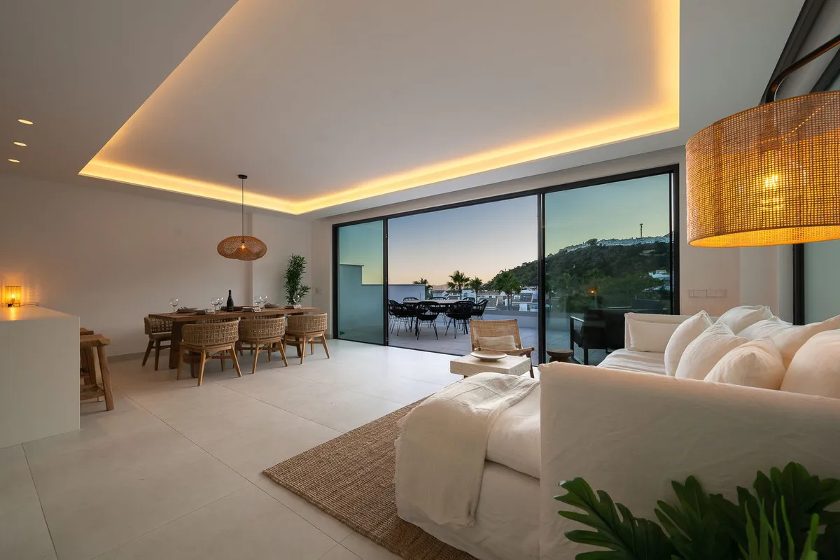 fb2e8983-c03a-466f-bda0-04bb558967d1