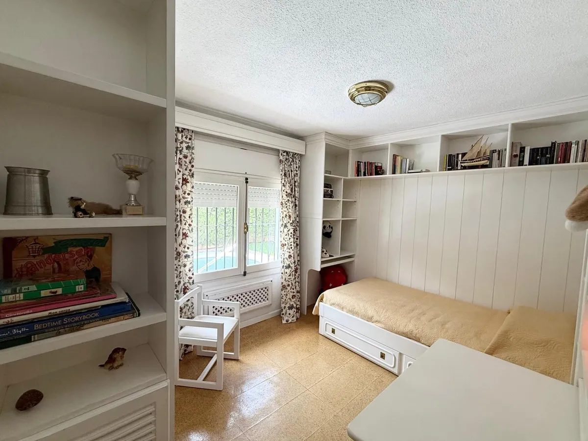 04cf6ae8-ef5c-4d68-843e-e3b7acdf0669