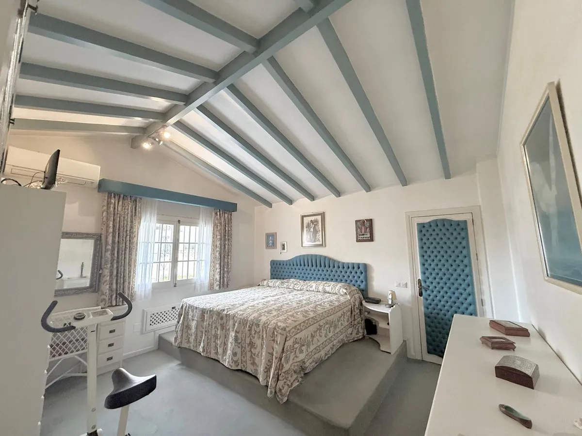 0741aebc-c3f1-402a-ad82-284e39805d34