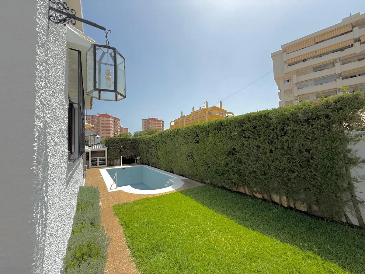 d8c09727-34da-44ad-a627-1e946041baf1