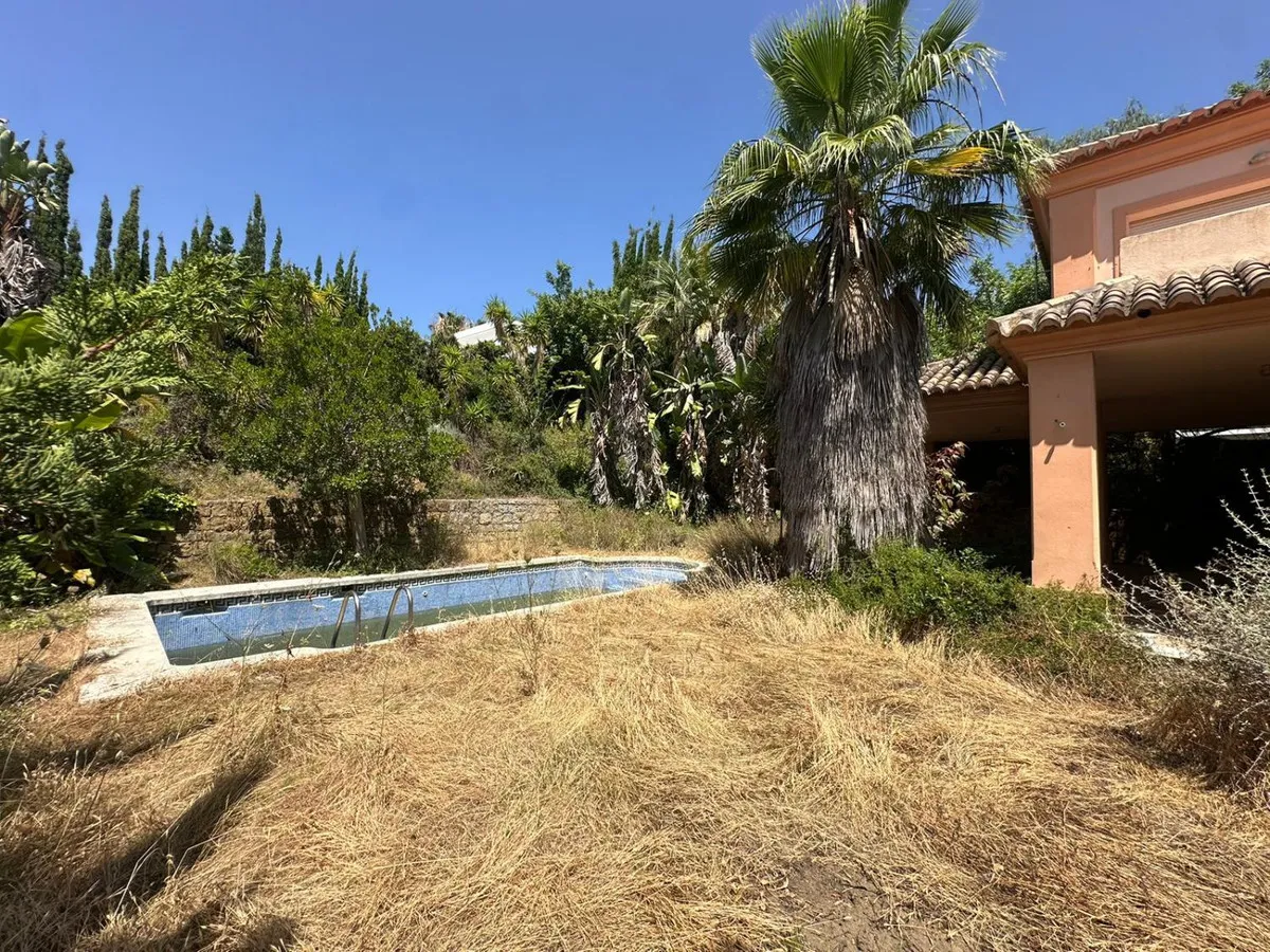 08e5b87c-c9c6-4495-b2e4-0e6a3d57b92d