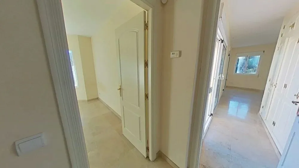 c18ea685-0ebb-4bb3-82e7-b70e3a380e85