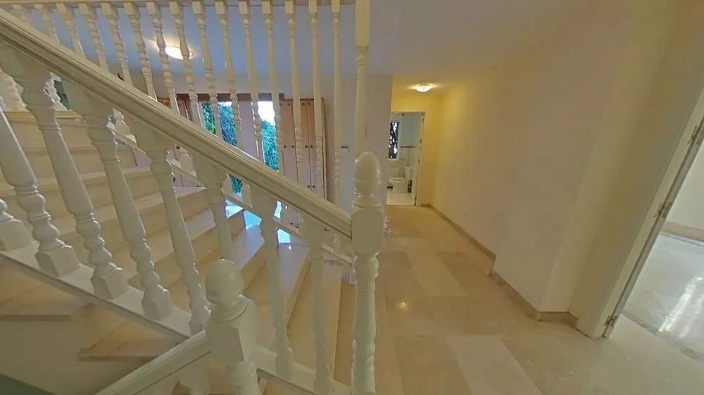 c1c902dd-4943-4b2f-94ad-3dc4239d1b8a