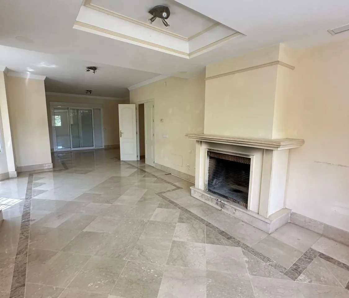 d9bc5b9b-1eda-4738-ba87-9e25f578d282