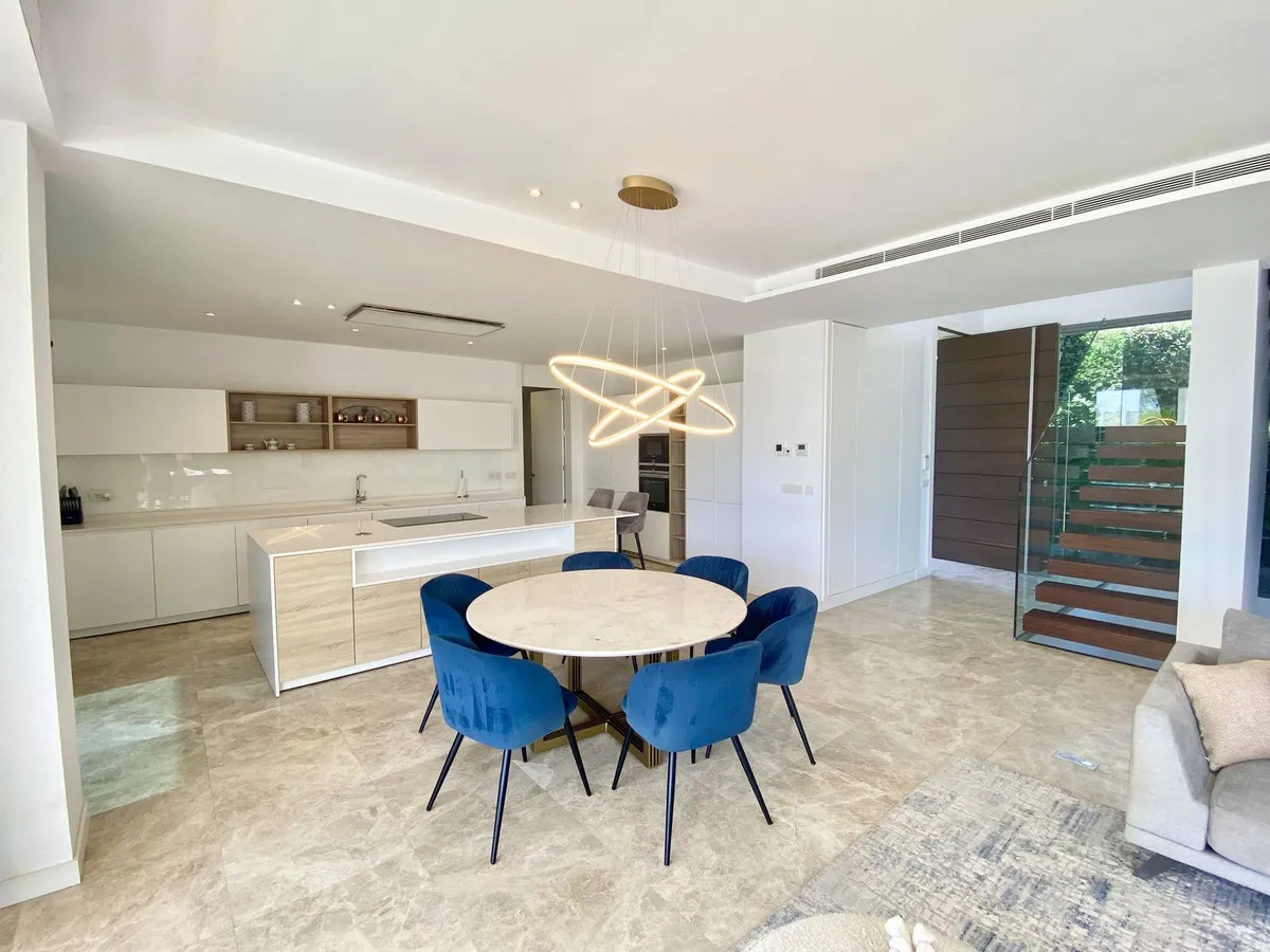 727a3016-fb40-4c29-8838-3793e0ae6a3a