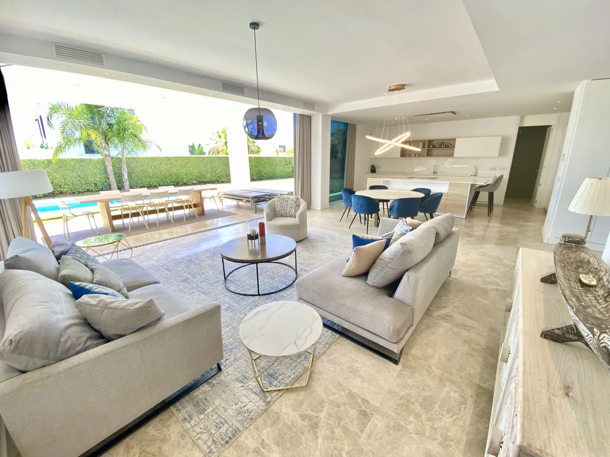 d0f0d0d8-0c78-43fd-8cbd-24667ab32964