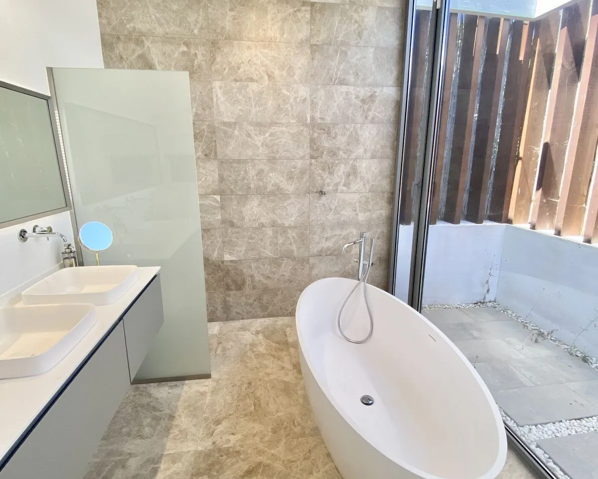 de9ba124-7391-4aae-8d6c-c4af321a8d9e