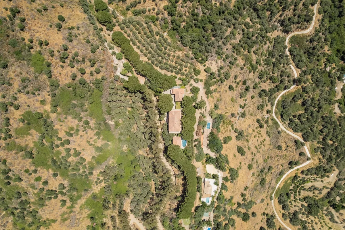 9ae0d4bc-6f1f-497b-a258-67bc3bc97a95