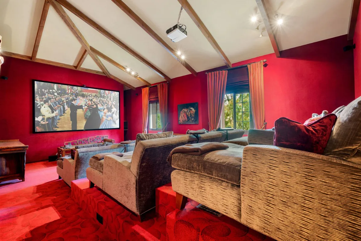 b57e81b1-d77e-40c0-b089-115a0b78e4c7