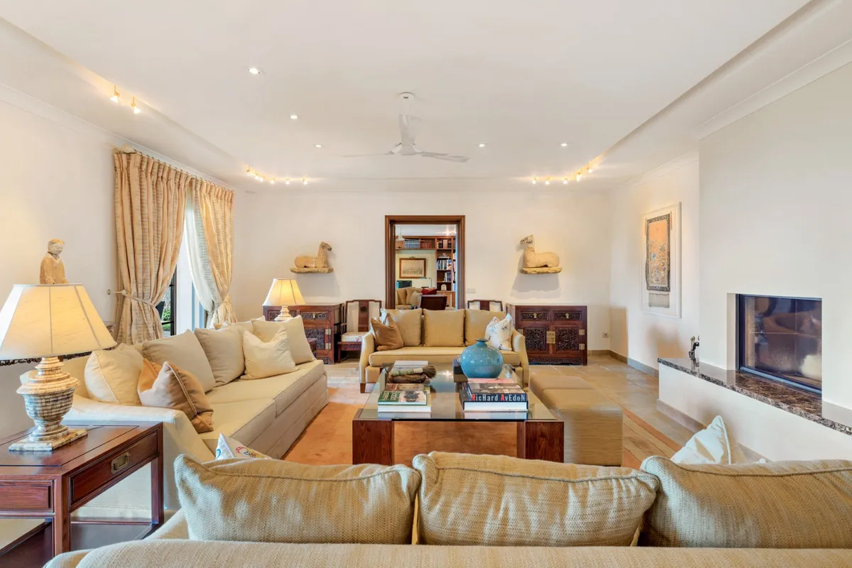 d458165b-be8d-48db-ab9f-530bd4473686