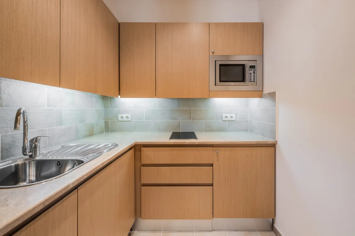 ebfcd800-f099-400b-b70a-1252a56dc9ba