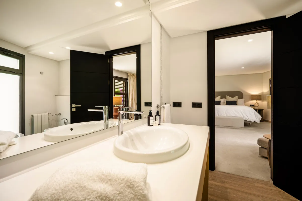 871da068-2f64-4ba5-9771-46ad994f56dd