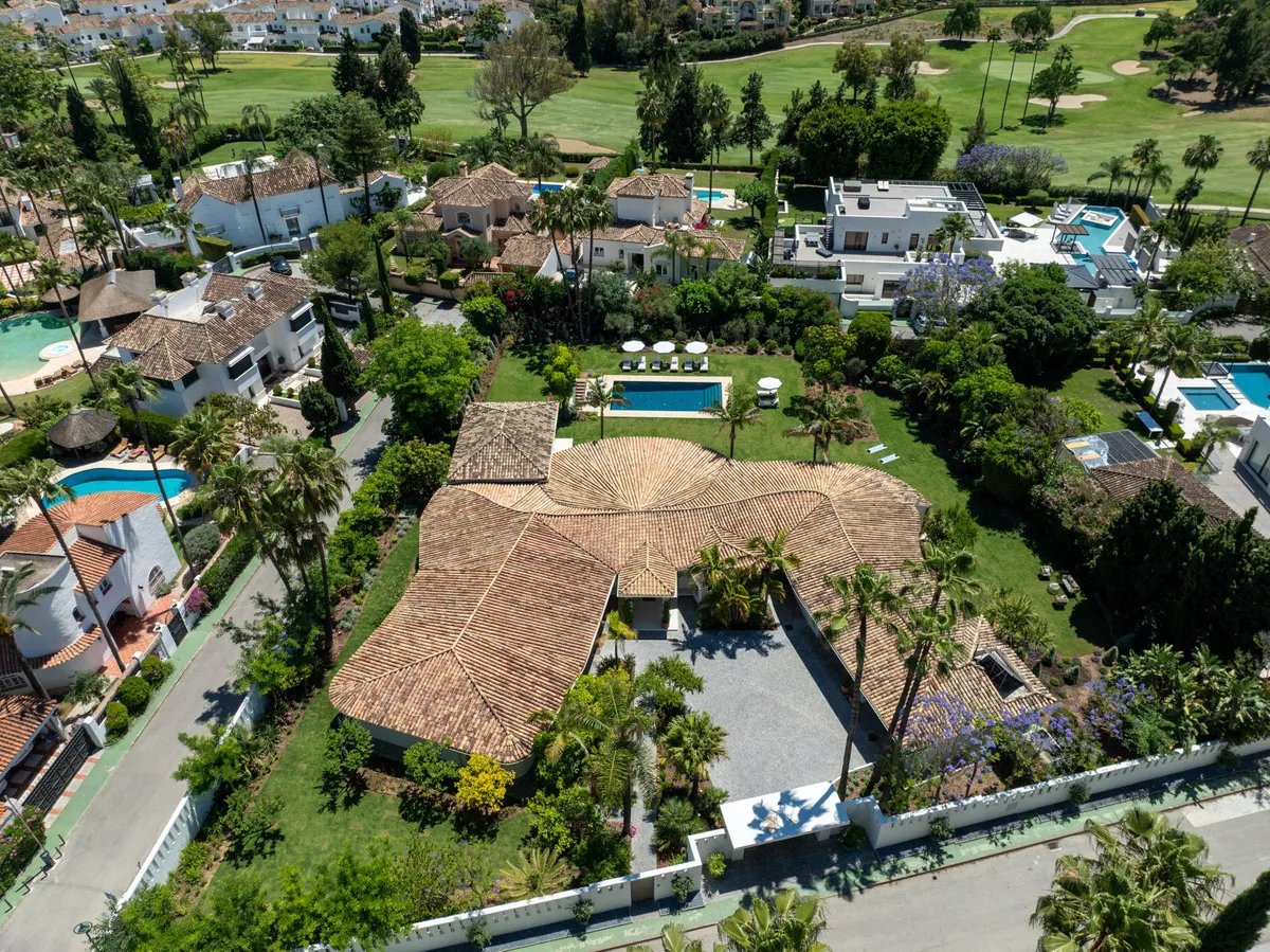 e16ab4c8-f2d3-4c18-b64a-a2dfdd078851