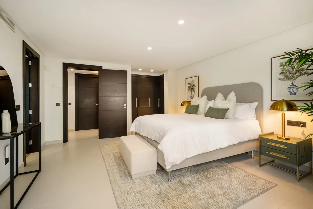 fe610e7f-10f1-4e61-91da-2d8448c706e8