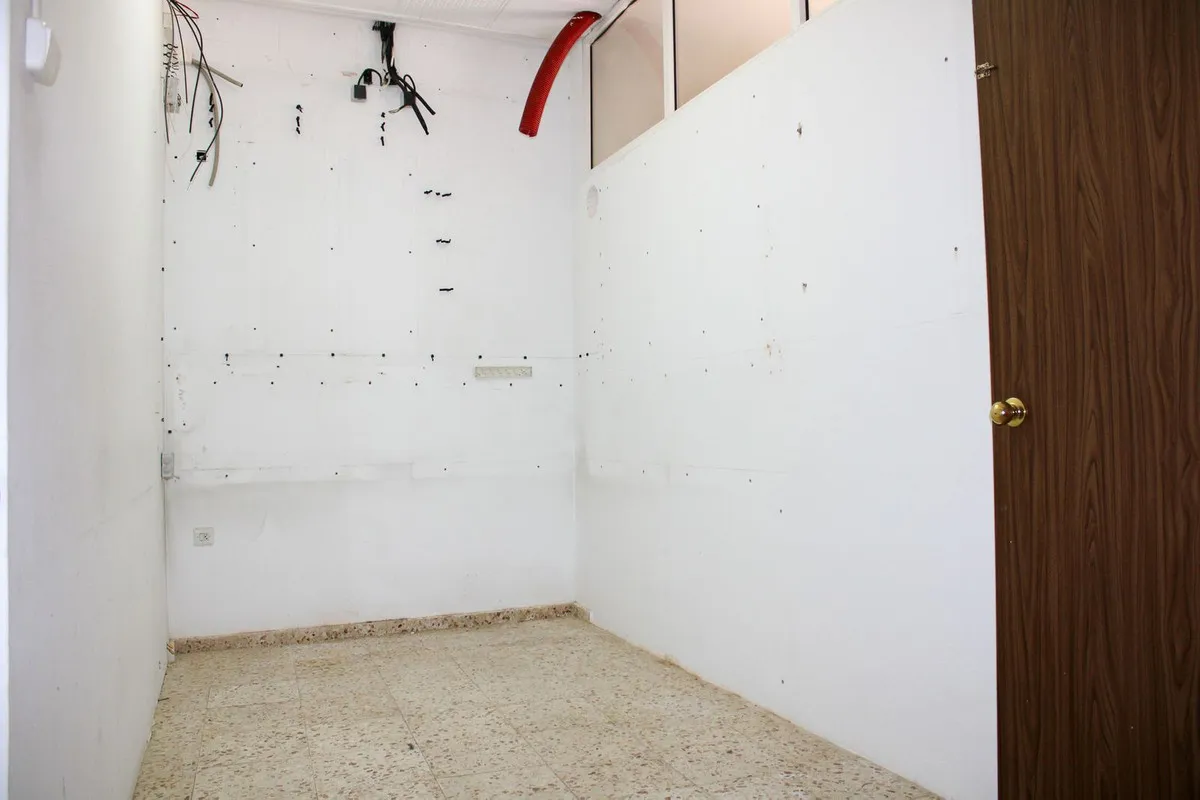 b64067ba-e25a-44c5-99e8-134d4a60fd95