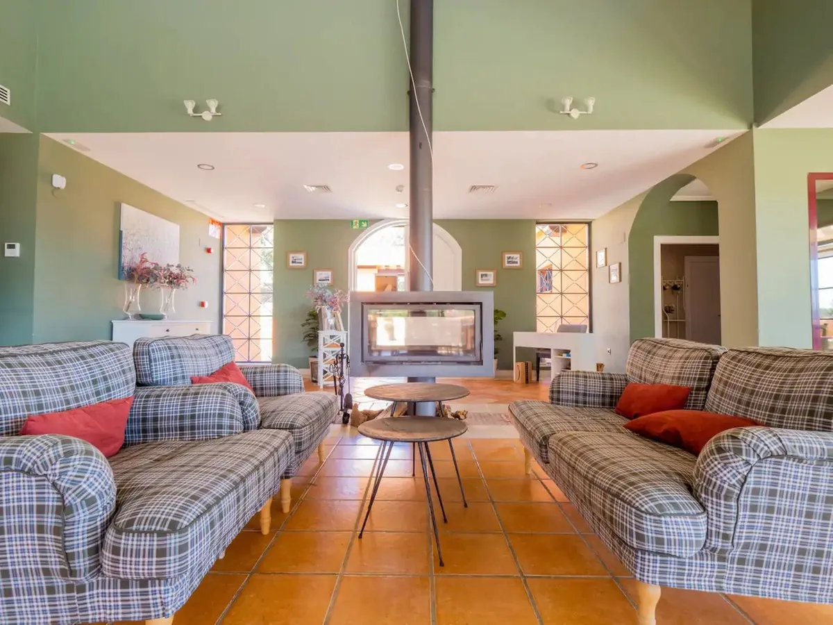 bdf6471b-0737-419b-ad37-d75c318ed5a6