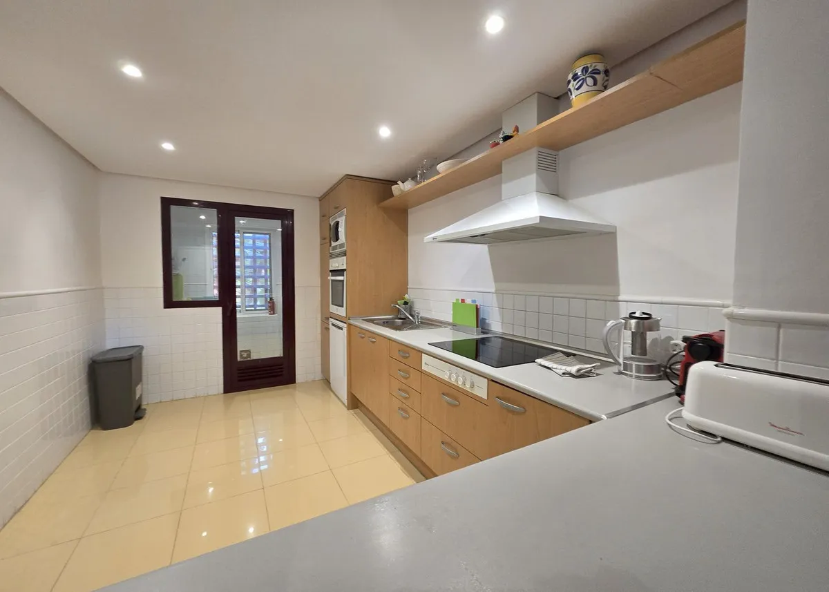 ed5c5e7f-6dc4-47ed-9b4e-6706c08e4e8c