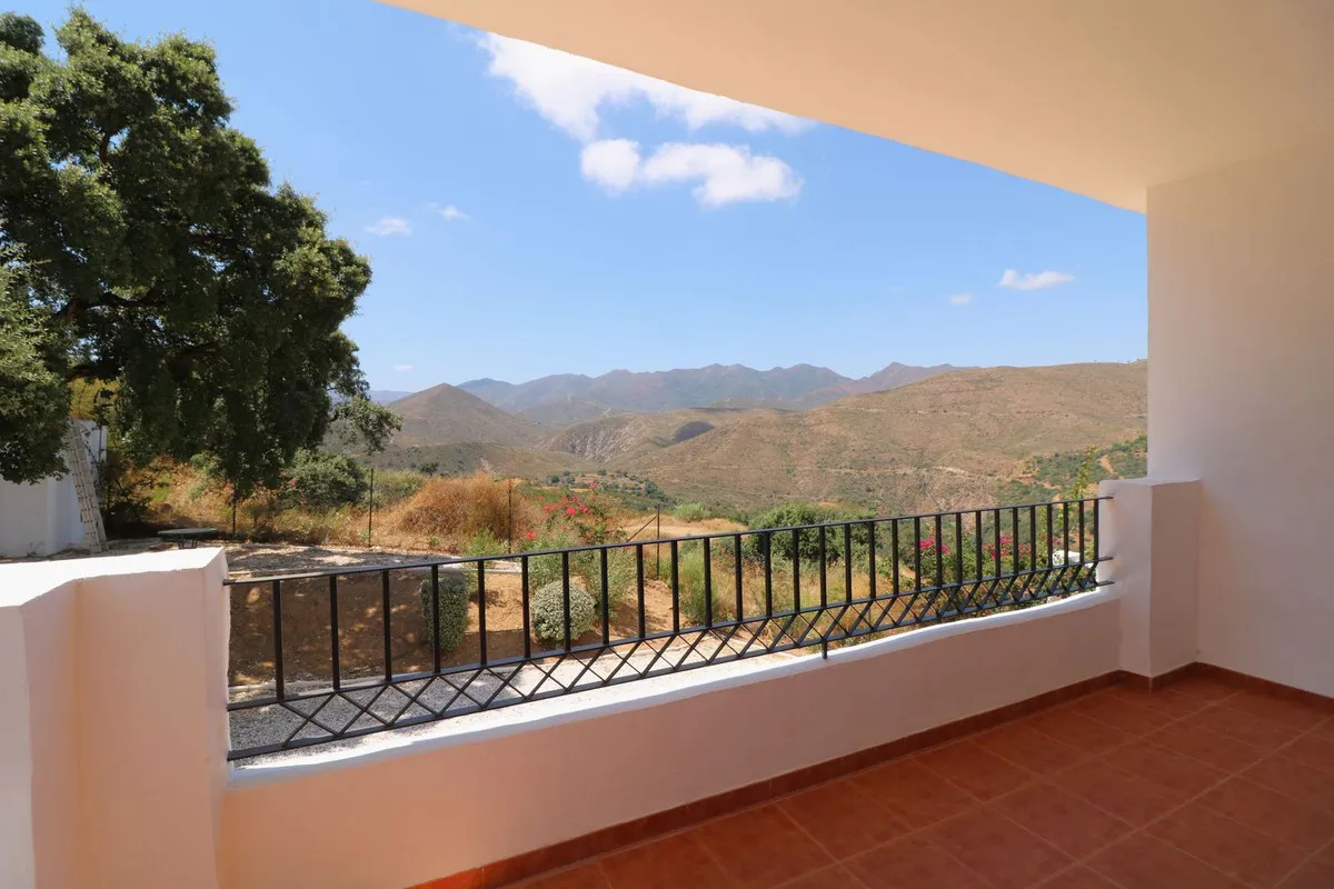 cd872946-efb9-4a1b-9ed9-0da5f96e795e