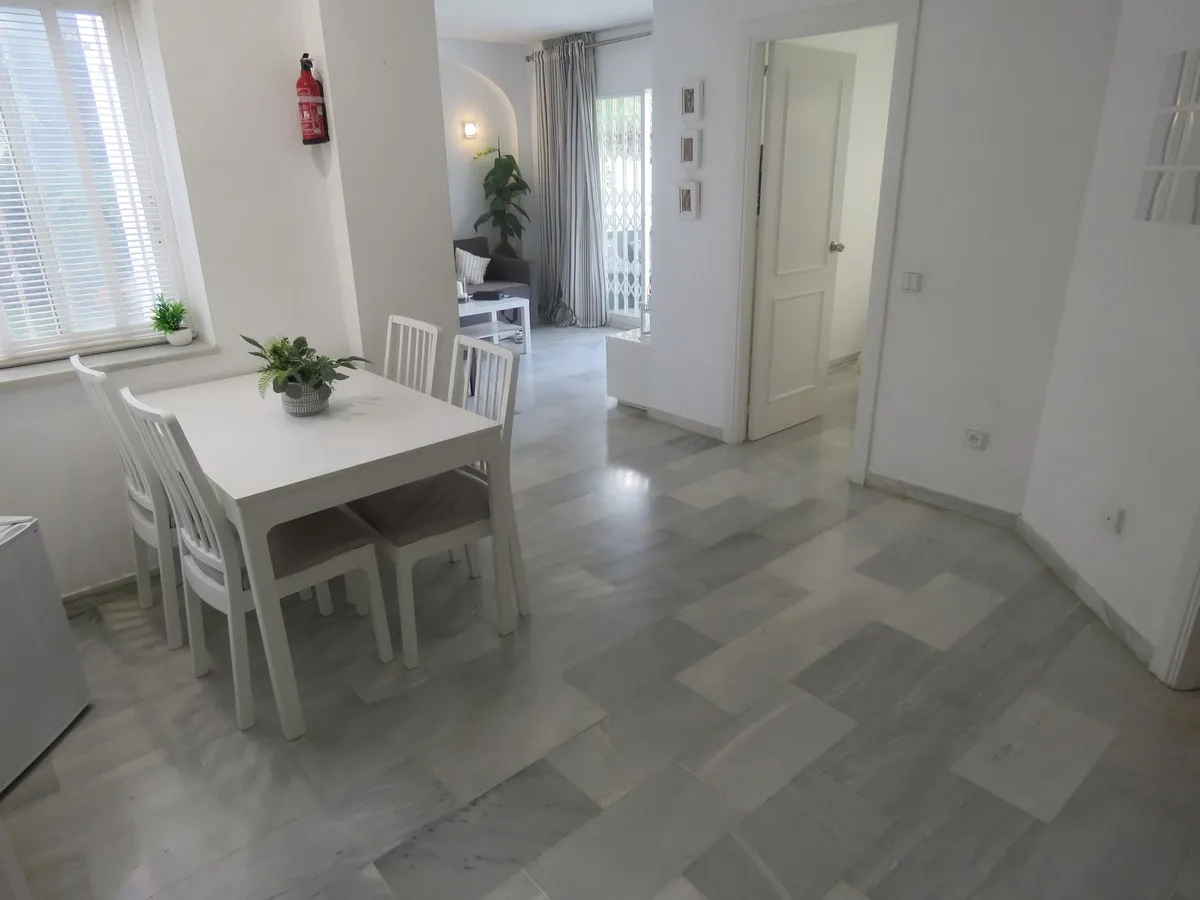 8e96b8fd-f2aa-4963-bb22-f389ff0b4384