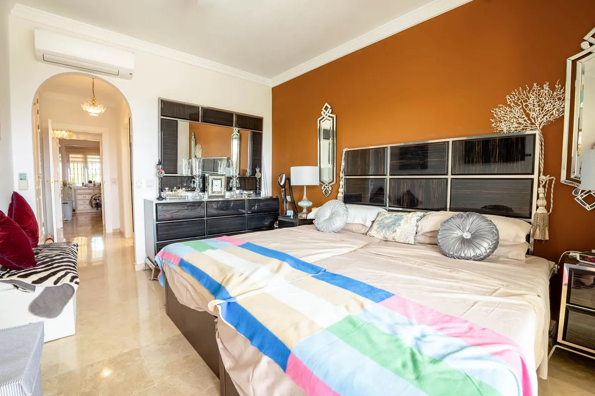 b4fbcab6-1407-4fa7-b4c6-6295bd2a789a