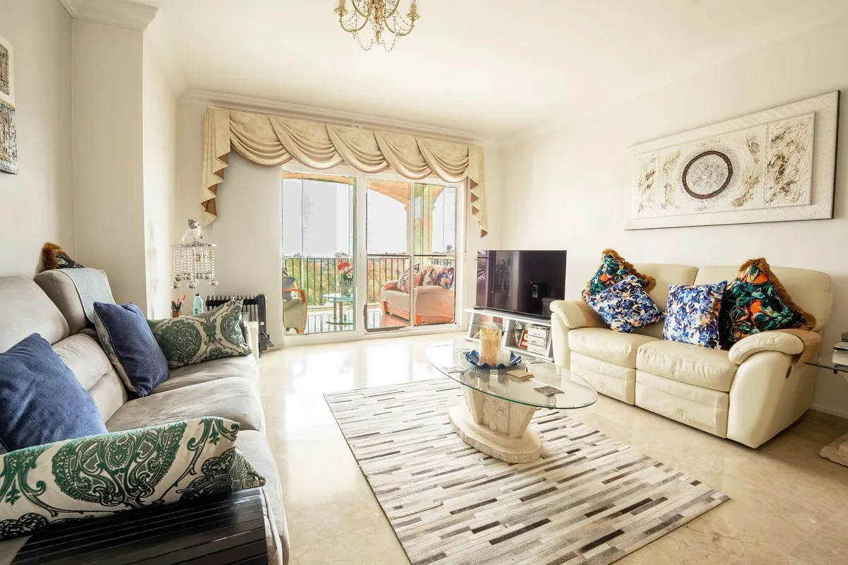 f5041fc8-7b60-4058-8df8-8a9a50456609