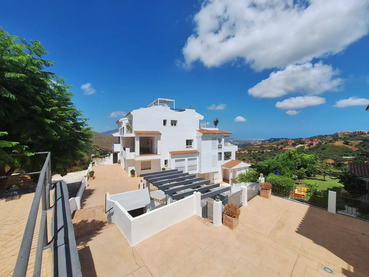 ef506320-bd67-4100-8f2d-b4480a908a62