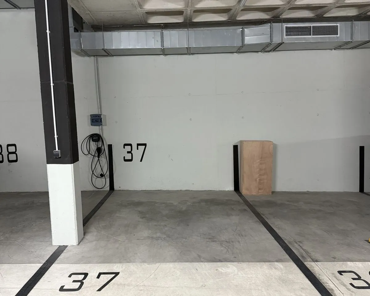 eeee854d-466c-4956-aa91-dd388ec34d26