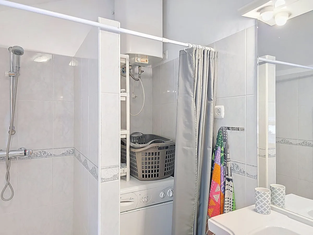 300f7d43-1c59-46f2-9968-b2e3d8d74af7