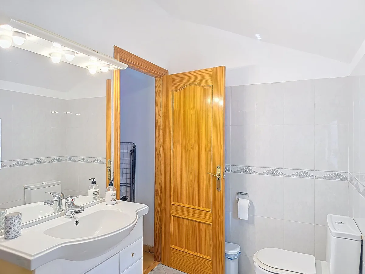 366b6bc4-e2ee-48e8-8a2a-9a03310998ce