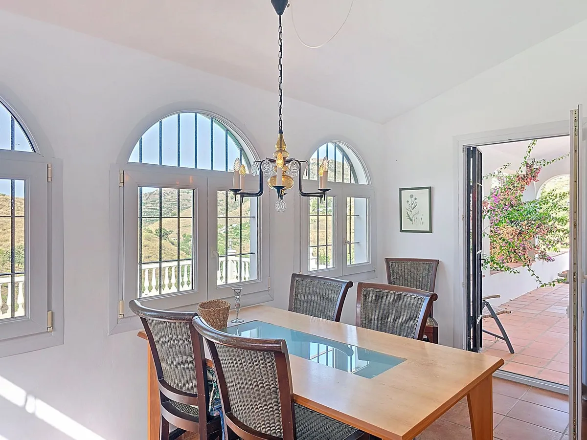 501c858a-2fb8-404b-845d-64c000cd0f4d