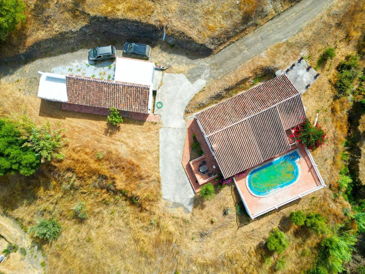 6db12cb1-57f9-4a9e-a11b-395f8ed55484