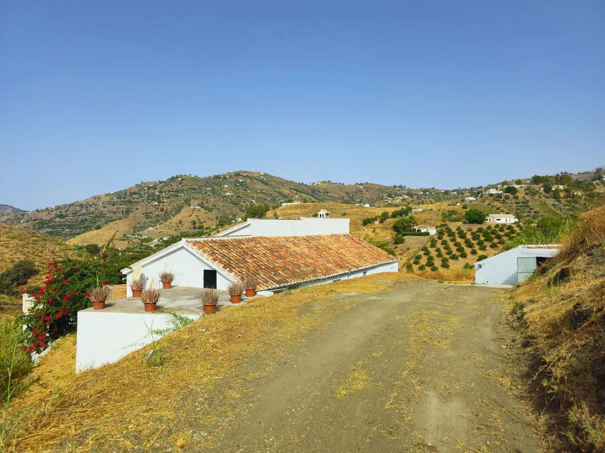 f1547fdb-a80e-47ce-b4c7-028747d782cb