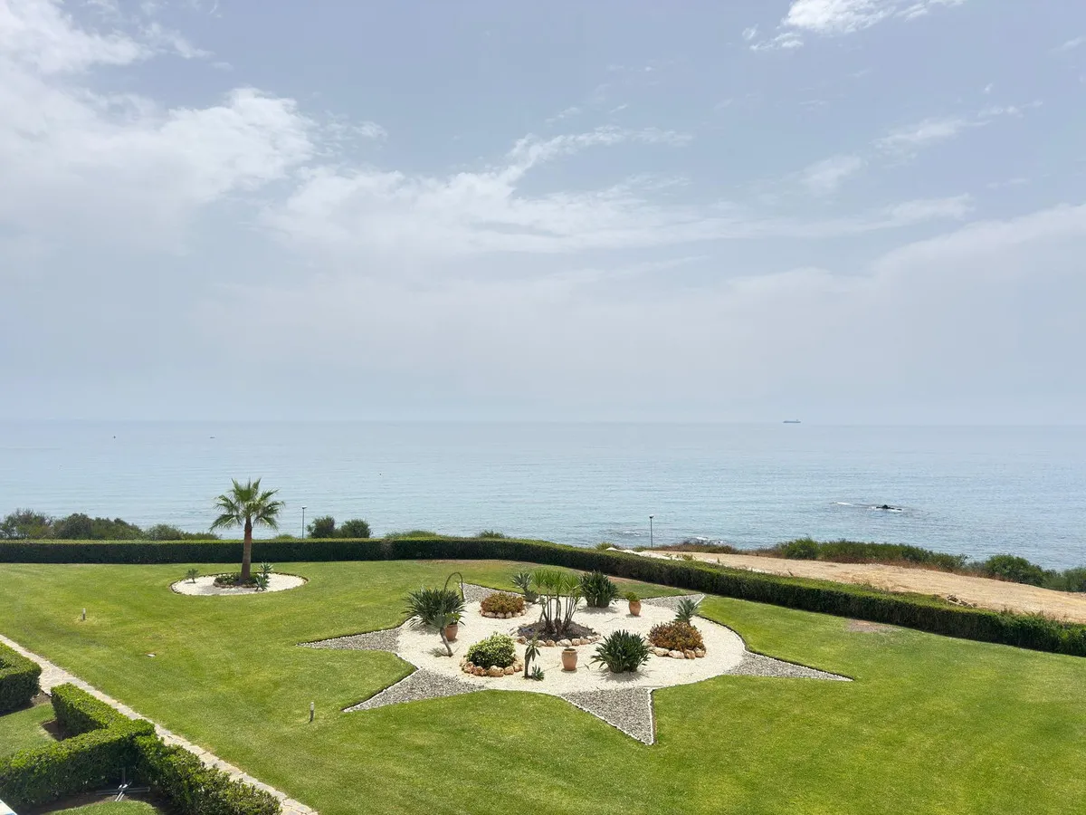 6d7ef4cf-5cbf-4e5b-9aba-ee49a36abc30