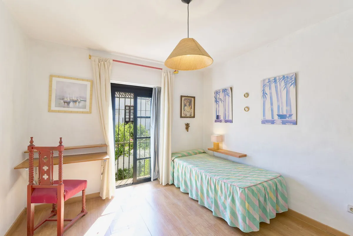 4cc680bd-cb1b-46d3-ae06-c6223d5aaf94