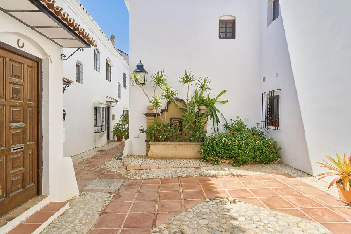 564710a6-e225-41ae-b711-6f1d989df971