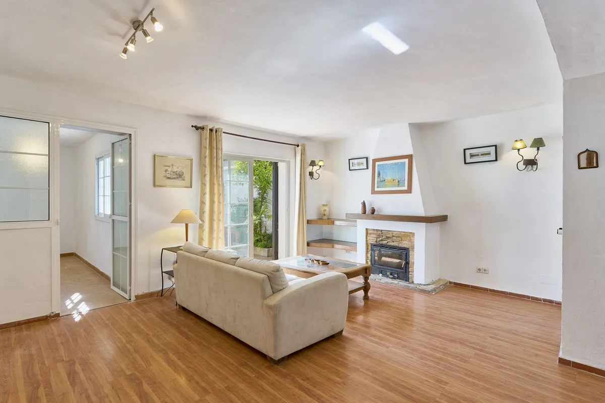 a2ff96b6-ca1f-40ff-8336-009a7cecf0c8