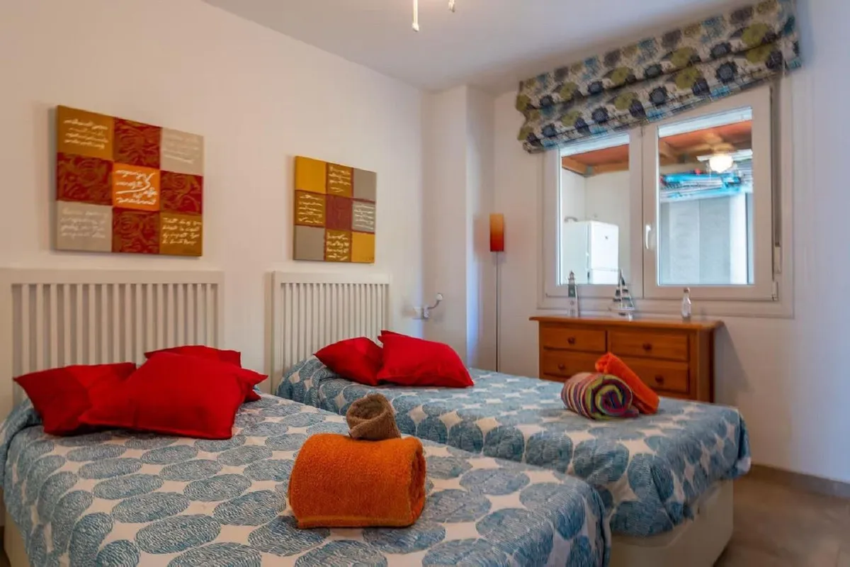 a4748bc9-b3c5-4c21-8e3d-a12b4f424121